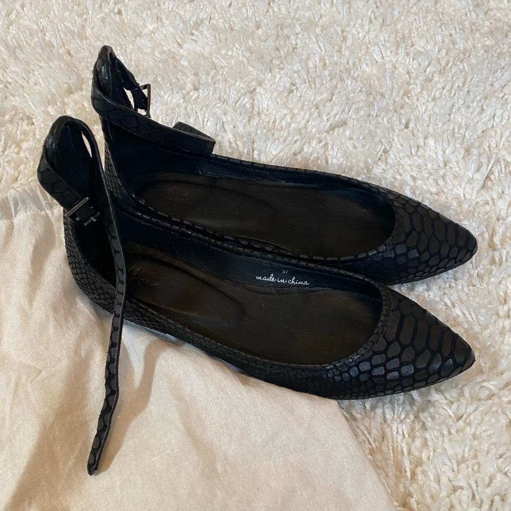 Joie black closed toe pointed flat shoes